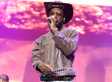 photo_burna_boy_superbloom_festival_onelastpicture.com2_