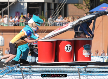 ferdi_goes_redbull_flugtag_onelastpicture.com7
