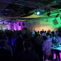 foto_flower_market_fashion_net_und_friends_come_together_onelastpicture.com10