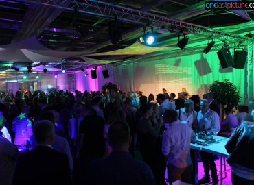 foto_flower_market_fashion_net_und_friends_come_together_onelastpicture.com10