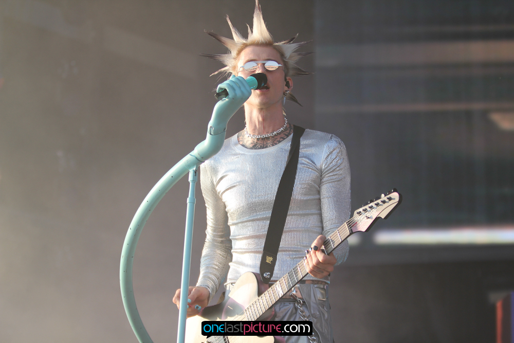 photo_machine_gun_kelly_rock_am_ring_onelastpicture.com14