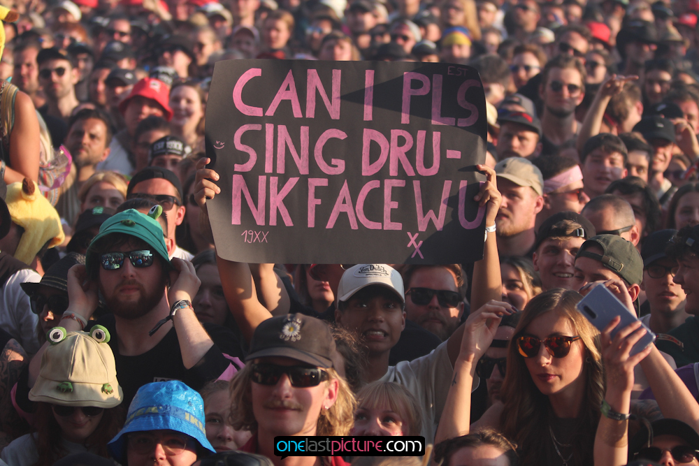 photo_machine_gun_kelly_rock_am_ring_onelastpicture.com5_