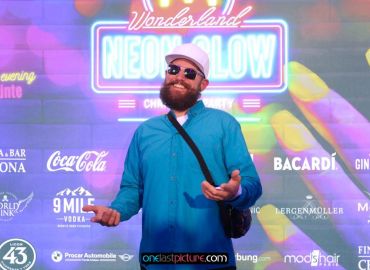 photo_mcwonderland_goes_neon_glow_onelastpicture.com3