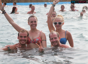 IMG_887211-012