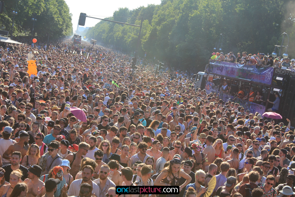 photo_rave_the_planet_parade_onelastpicture.com29