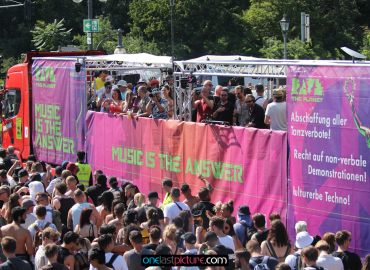 photo_rave_the_planet_parade_onelastpicture.com8_