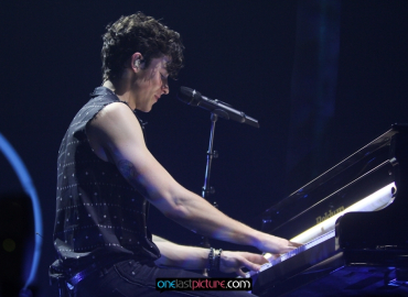 photo_shawn_mendes_the_tour_2019_onelastpicture.com11